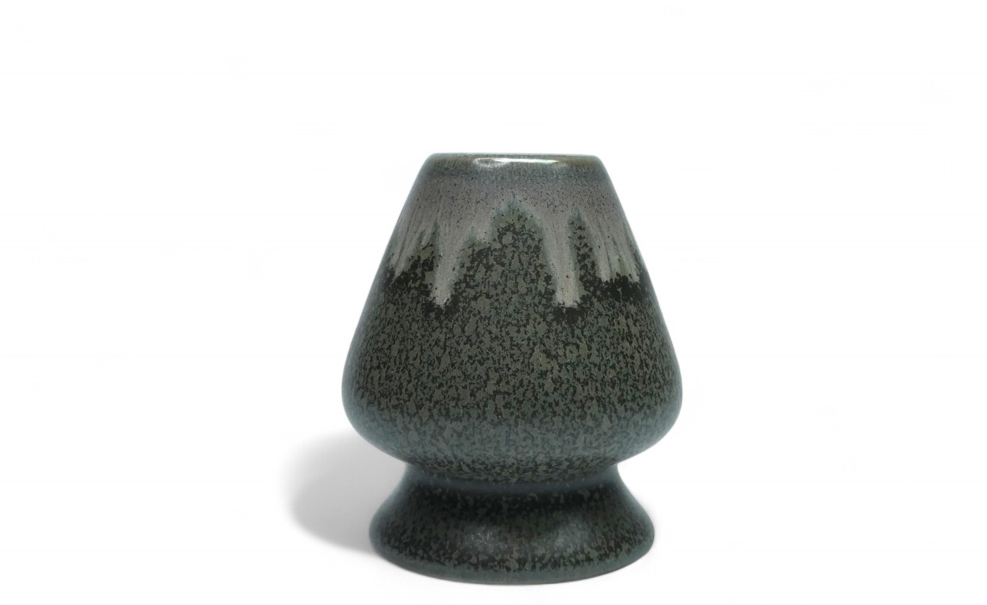 naoshi gris 2-Photoroom (1)